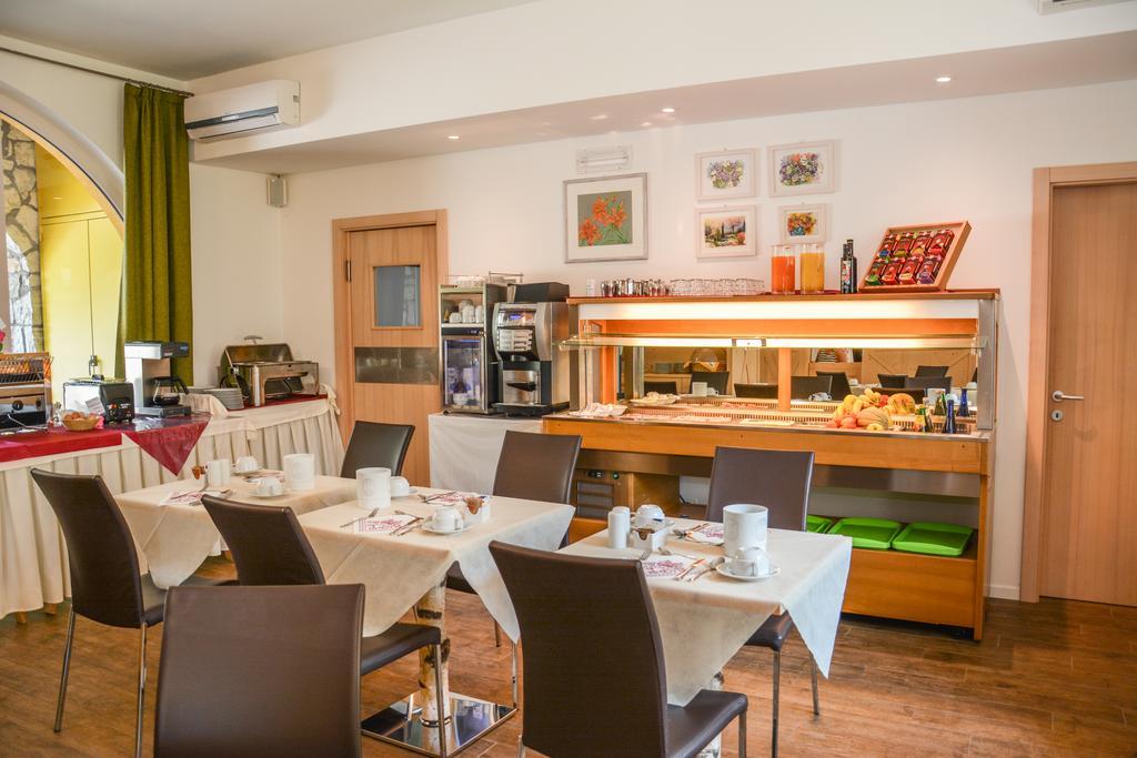 Maso Agritur Santa Lucia Panzió Dro Kültér fotó